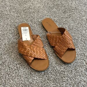 NWT Universal Threads Womens Slip-on Sandals Size 11 Tan Open-toe